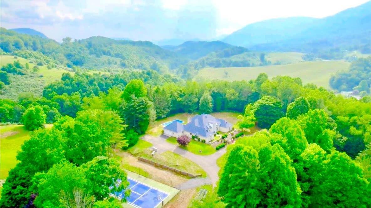 Big Stone Gap Gated Mansion - Basketball Court Movie Theater Views 빌라 외부 사진