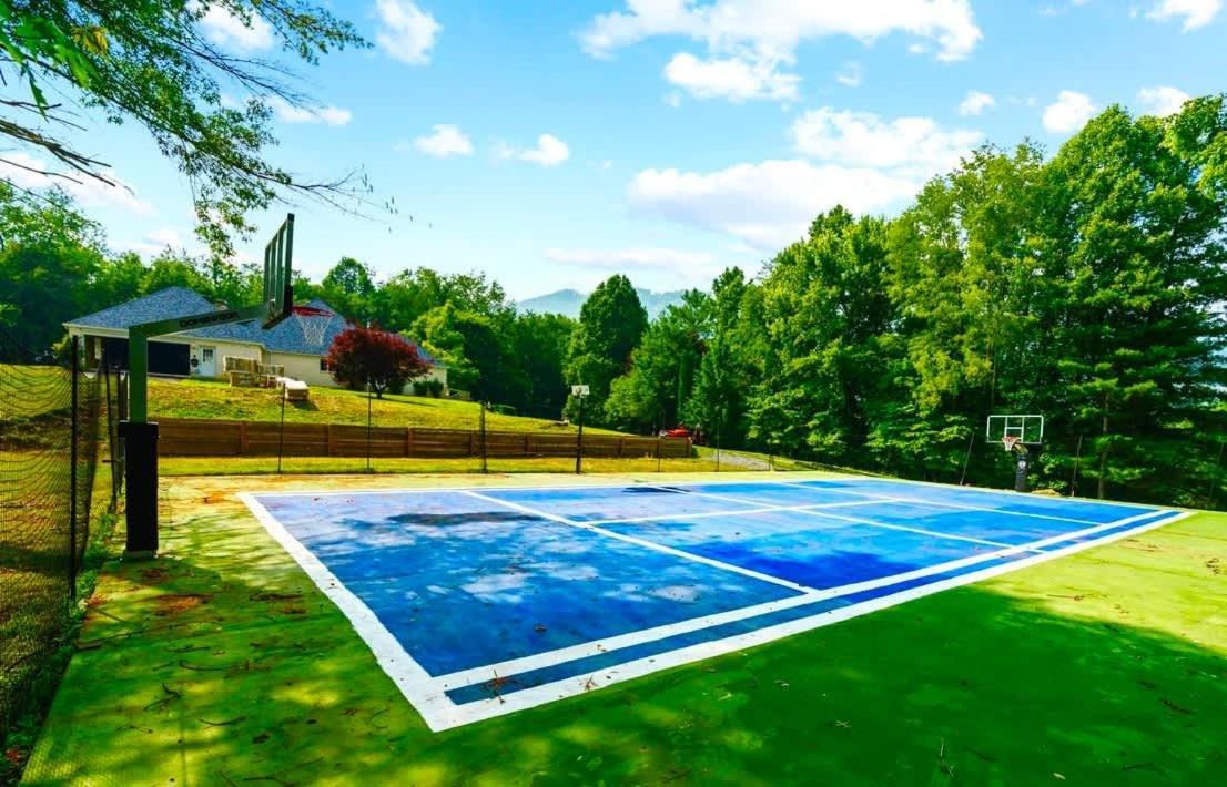 Big Stone Gap Gated Mansion - Basketball Court Movie Theater Views 빌라 외부 사진