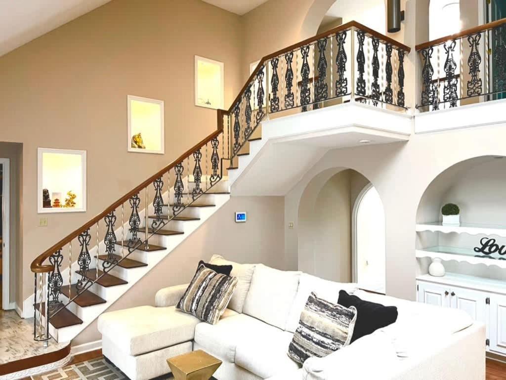 Big Stone Gap Gated Mansion - Basketball Court Movie Theater Views 빌라 외부 사진