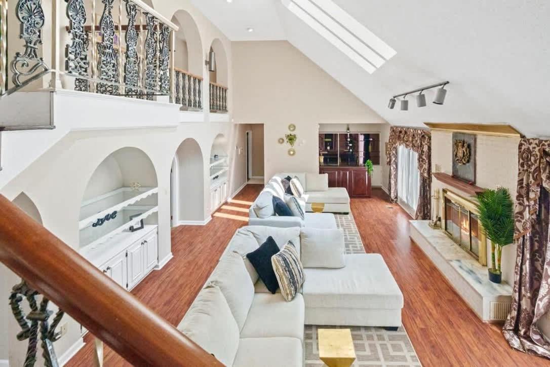 Big Stone Gap Gated Mansion - Basketball Court Movie Theater Views 빌라 외부 사진