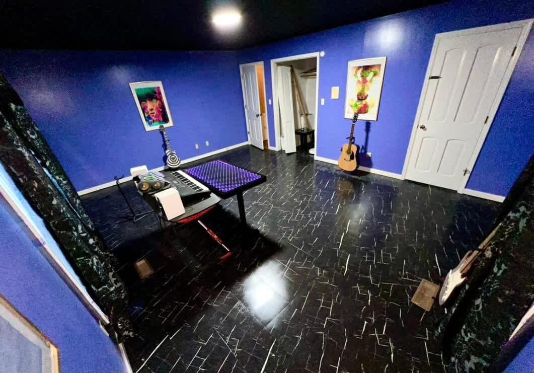 Big Stone Gap Gated Mansion - Basketball Court Movie Theater Views 빌라 외부 사진