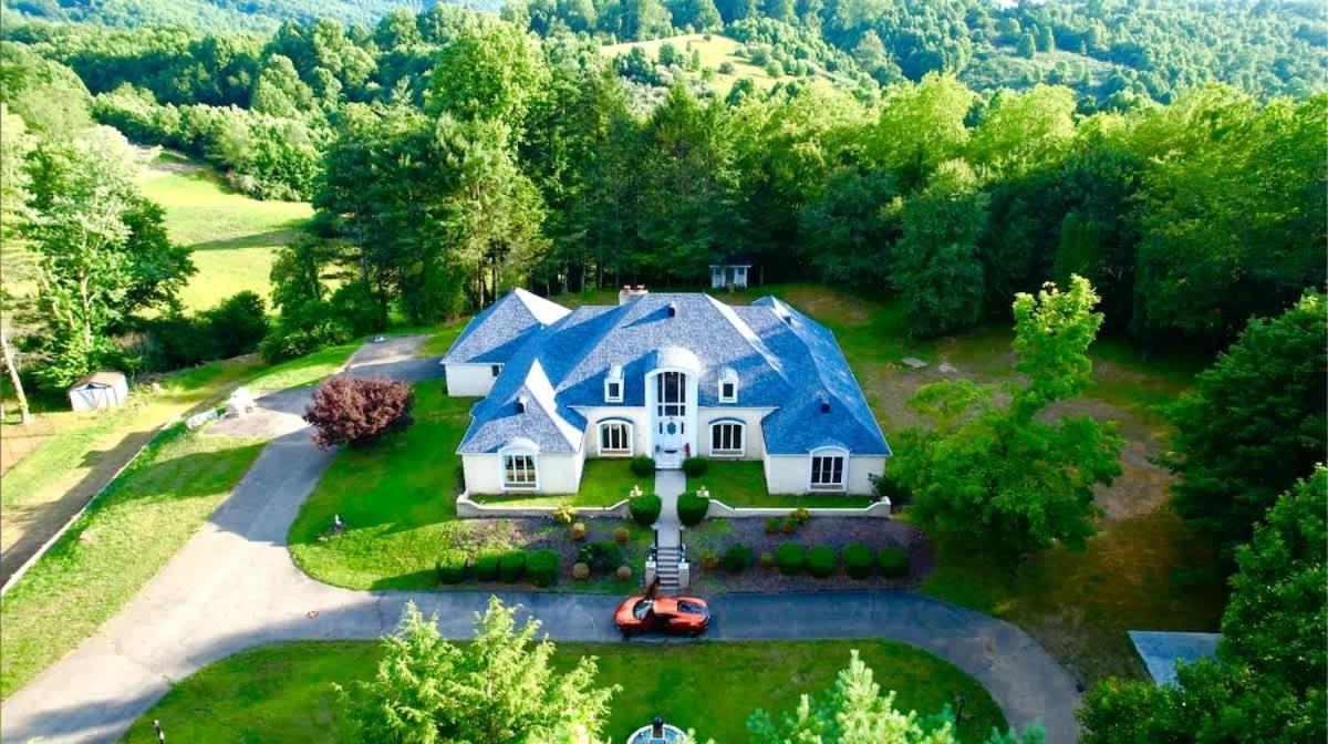 Big Stone Gap Gated Mansion - Basketball Court Movie Theater Views 빌라 외부 사진